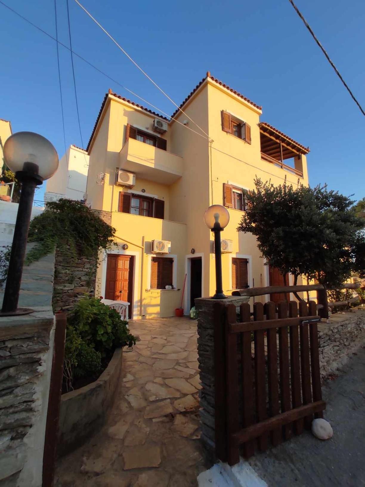 Politis Sudios Apartment Batsíon Exterior photo