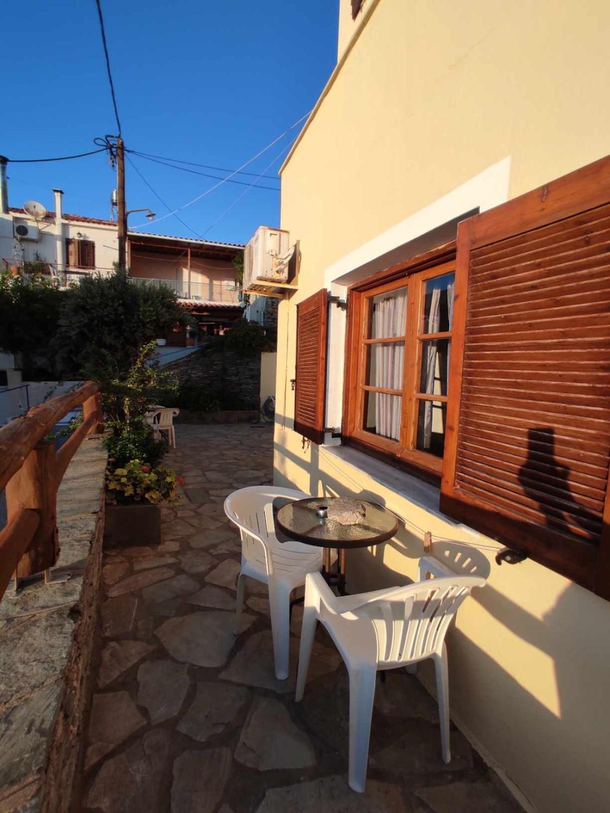 Politis Sudios Apartment Batsíon Exterior photo