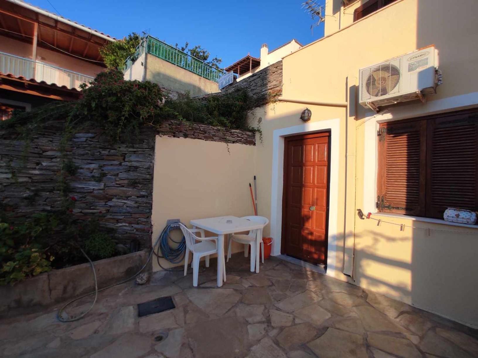 Politis Sudios Apartment Batsíon Exterior photo