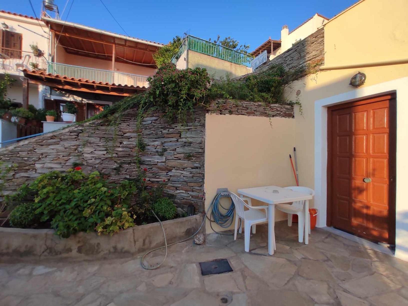 Politis Sudios Apartment Batsíon Exterior photo
