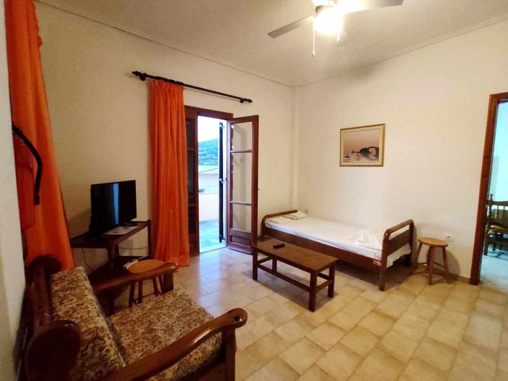 Politis Sudios Apartment Batsíon Exterior photo