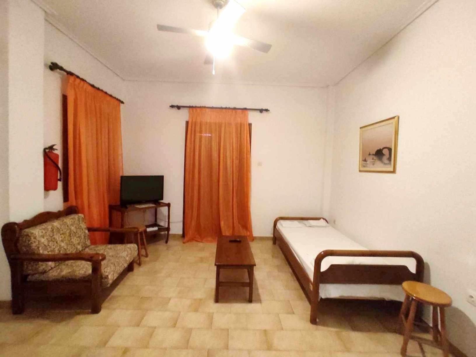 Politis Sudios Apartment Batsíon Exterior photo