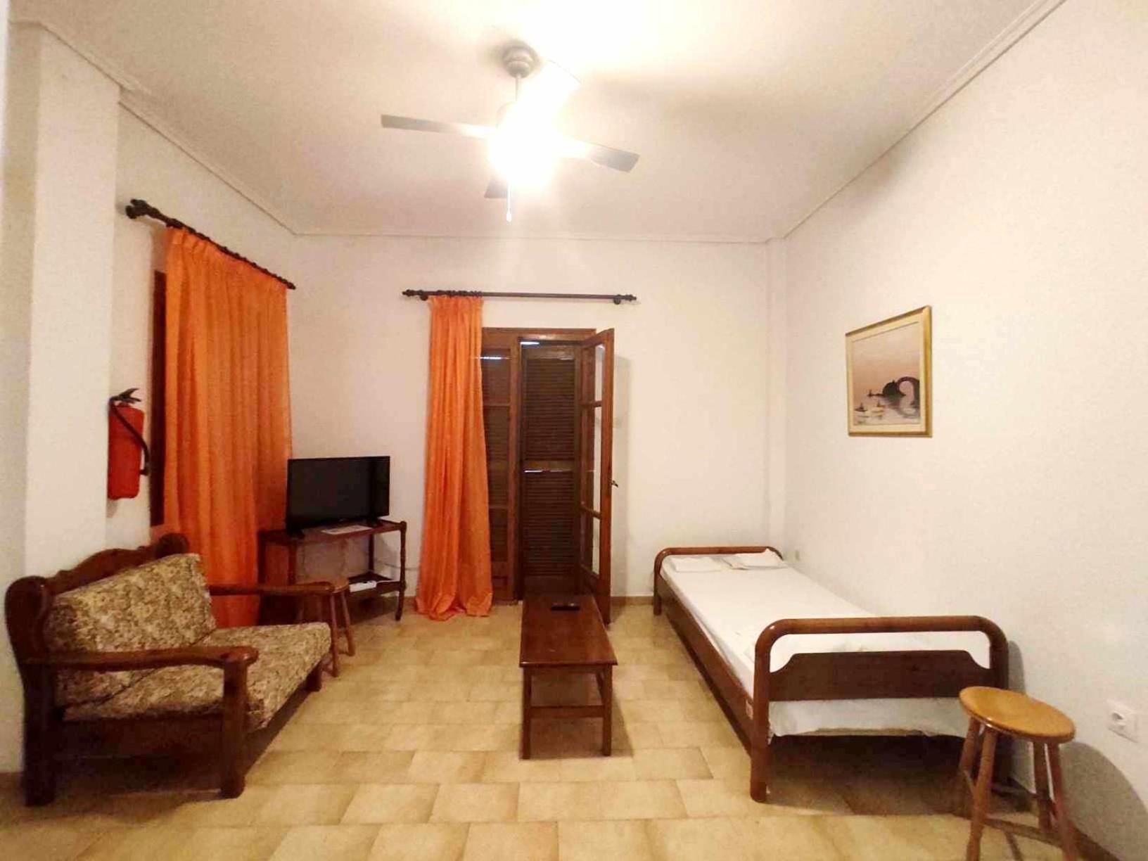 Politis Sudios Apartment Batsíon Exterior photo