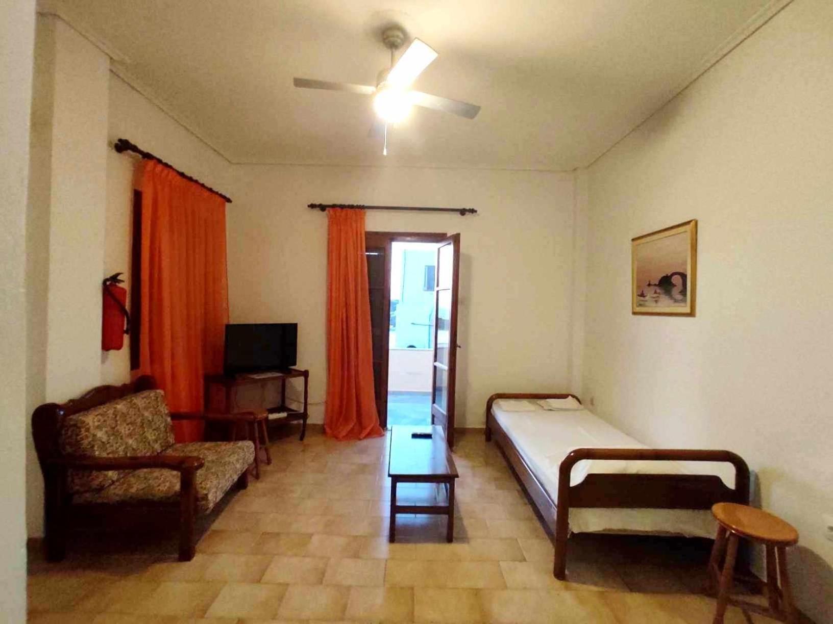 Politis Sudios Apartment Batsíon Exterior photo