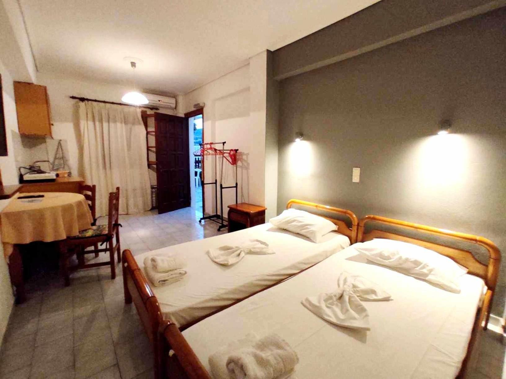 Politis Sudios Apartment Batsíon Exterior photo