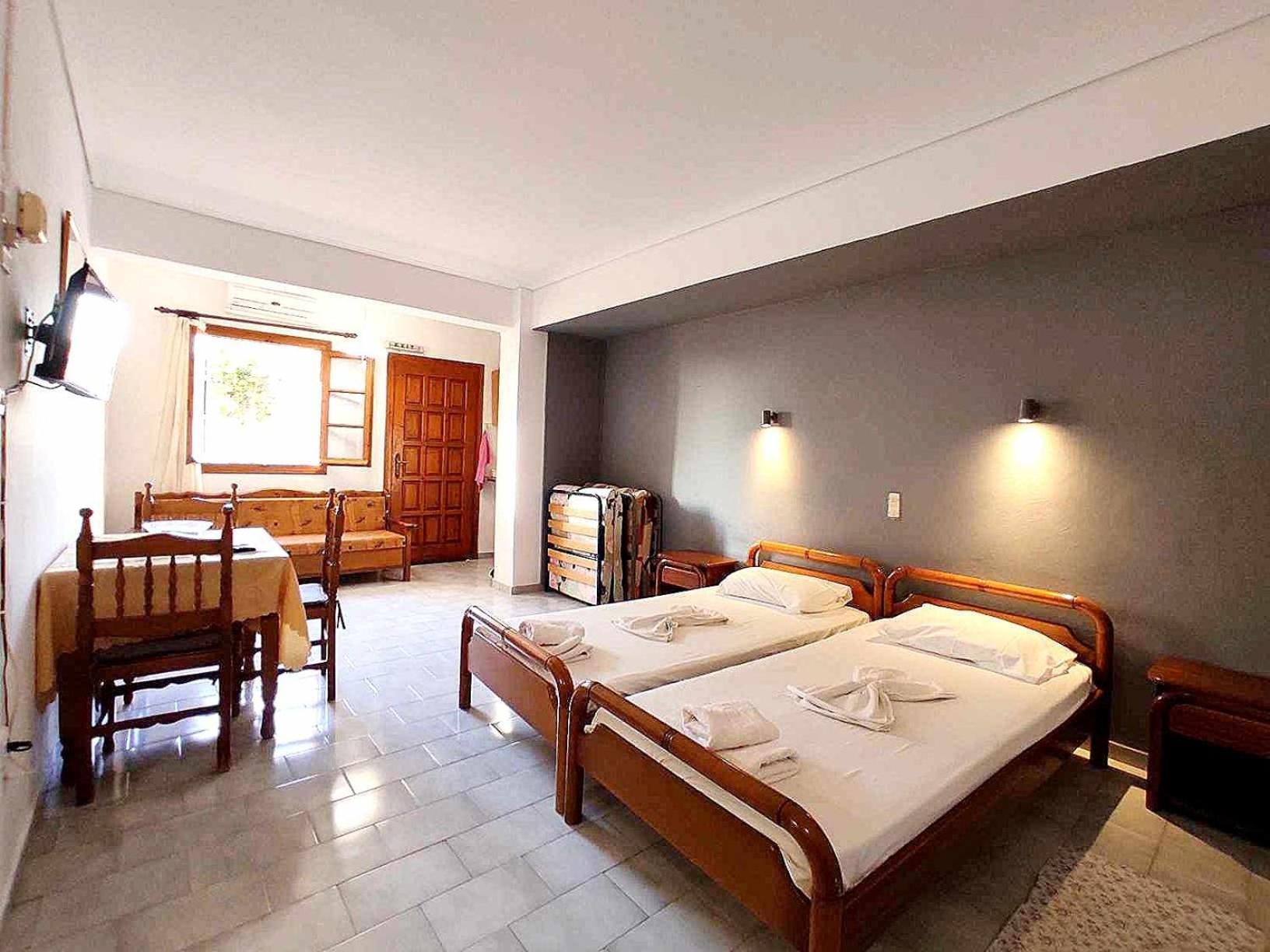 Politis Sudios Apartment Batsíon Exterior photo