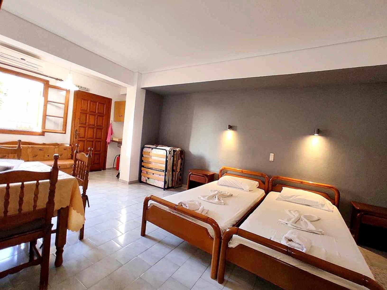Politis Sudios Apartment Batsíon Exterior photo